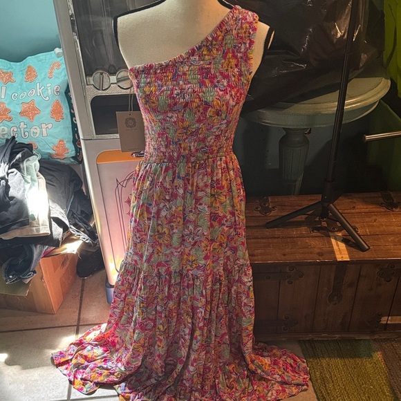 ELF| ‘Cassandra’ One Shoulder Vibrant Floral Maxi Dress - Picture 2 of 7